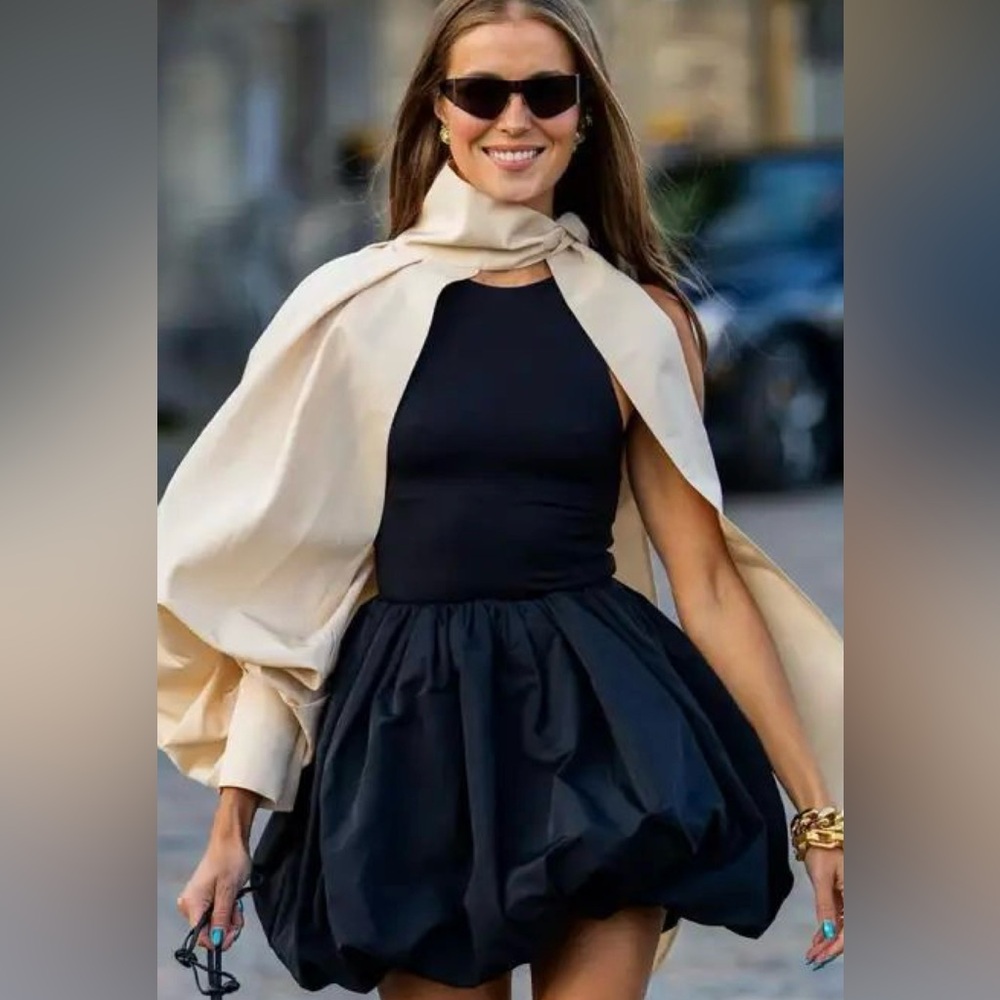 ZARA NAVY BALLOON SKIRT
